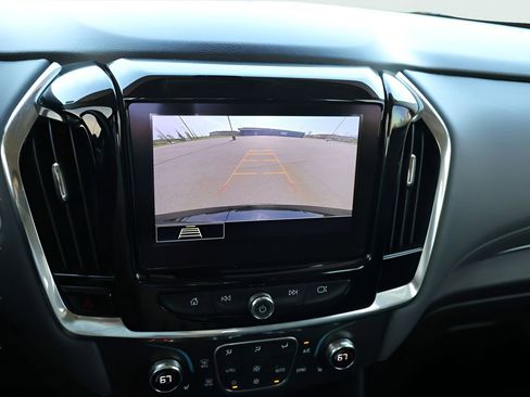 Used 2020 Chevrolet Traverse LT FWD image 25