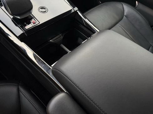 Used 2024 Land Rover Range Rover Sport Dynamic SE image 19