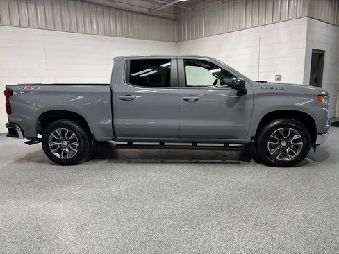 Used 2024 Chevrolet Silverado 1500 LT AWD/4WD image 8