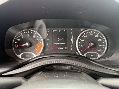 Used 2016 Jeep Renegade Latitude FWD image 17