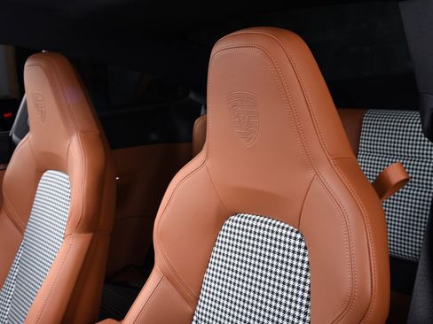 Used 2024 Porsche 911 Carrera S image 31