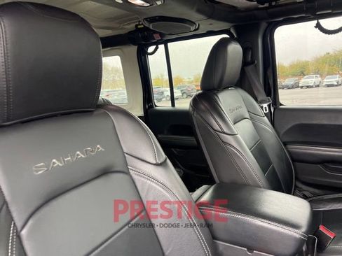 Used 2018 Jeep Wrangler Unlimited Sahara w/ Dual Top Group image 30
