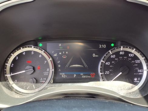 Used 2024 Toyota Highlander XSE FWD image 23