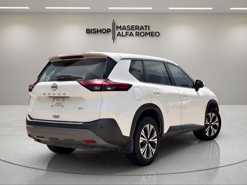 Used 2022 Nissan Rogue SV FWD image 5