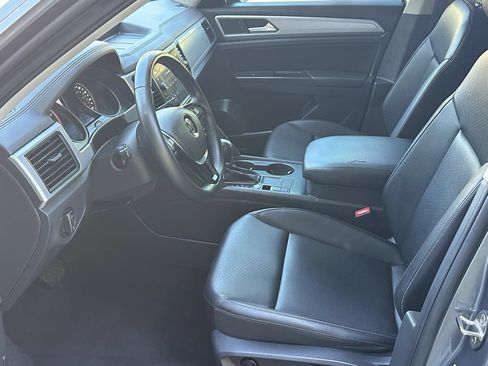 Used 2019 Volkswagen Atlas SE FWD image 25