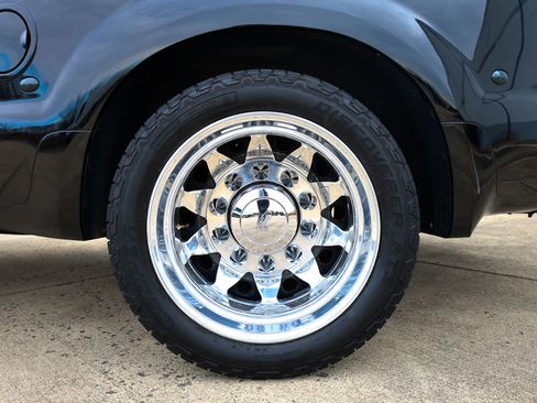 Used 2003 Ford F350 XLT image 9