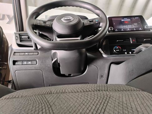 Used 2024 Nissan Rogue SV FWD image 15