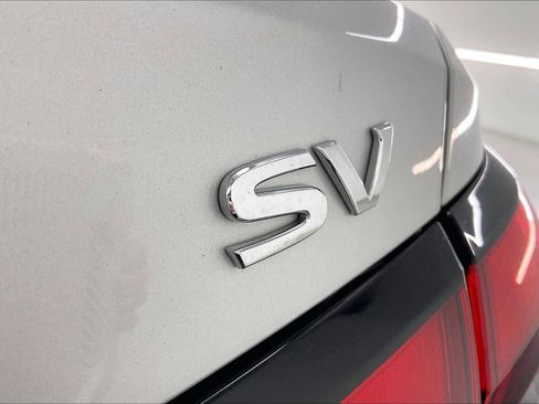 Used 2021 Nissan Versa SV image 7