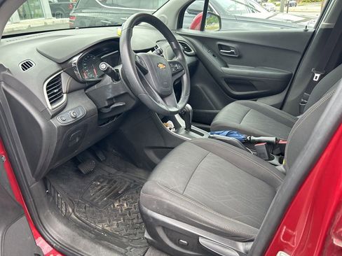 Used 2019 Chevrolet Trax LT AWD/4WD image 4