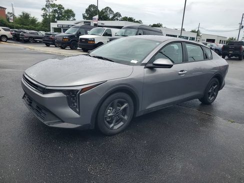 Used 2025 Kia K4 FWD image 2