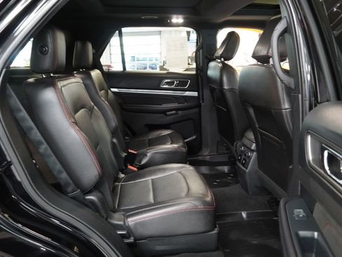 Used 2018 Ford Explorer Sport w/ Equipment Group 401A AWD/4WD image 31