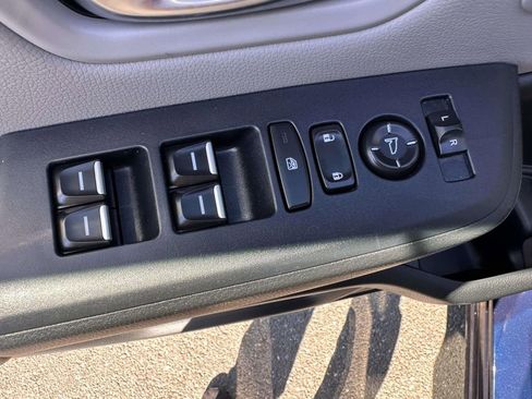 Used 2023 Honda Pilot EX-L image 9