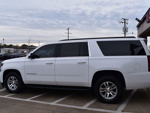 Used 2018 Chevrolet Suburban LT image 5