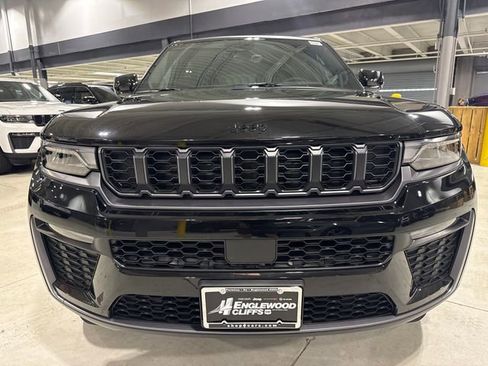 New 2026 Jeep Grand Cherokee L Limited w/ Limited Altitude Package AWD/4WD image 2