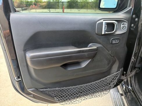 Used 2018 Jeep Wrangler Unlimited Sport S AWD/4WD image 12