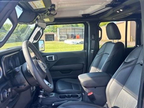 Used 2024 Jeep Wrangler Unlimited Sahara w/ Dual Top Group AWD/4WD image 7