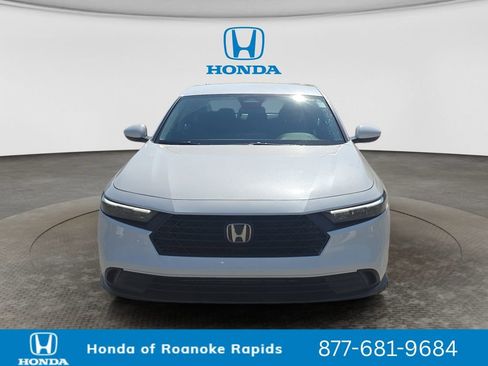 Used 2025 Honda Accord LX image 8