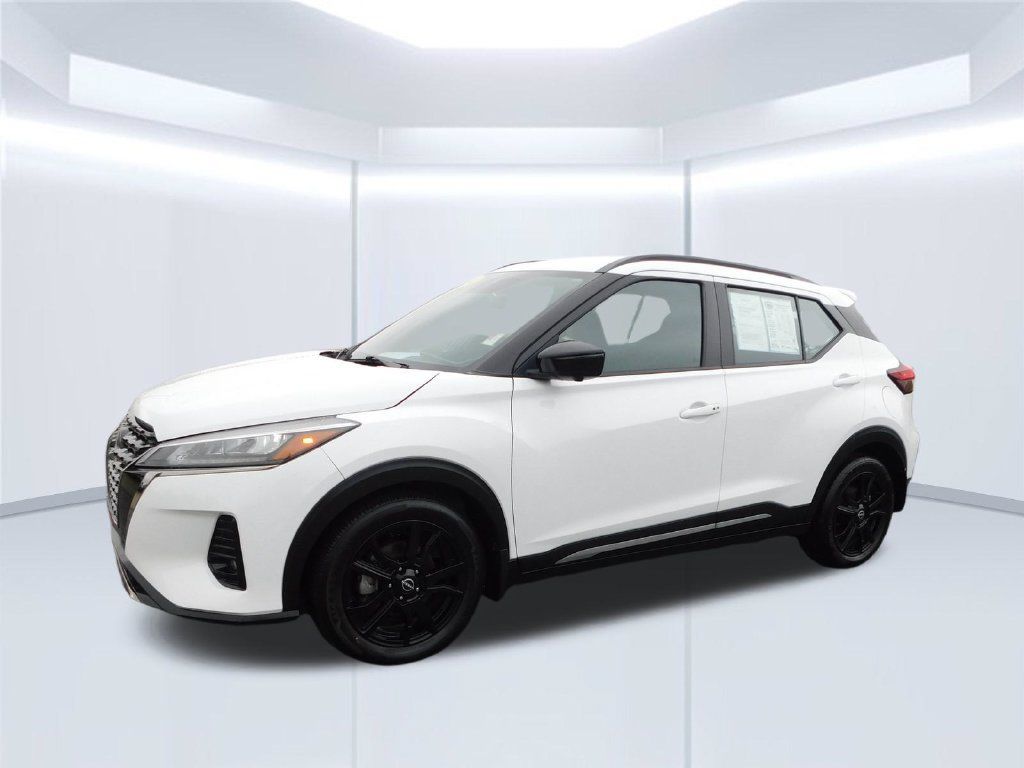 Used 2024 Nissan Kicks SR FWD image 7