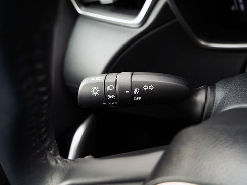 Used 2024 Toyota Corolla Cross XLE image 23