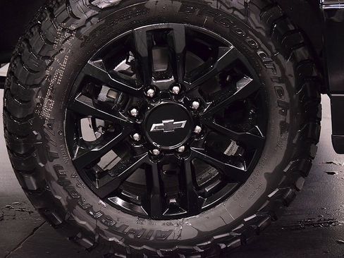 New 2026 Chevrolet Silverado 2500 LT image 11