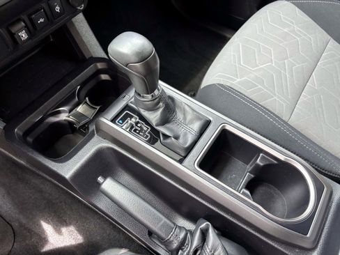 Used 2022 Toyota Tacoma TRD Sport image 23