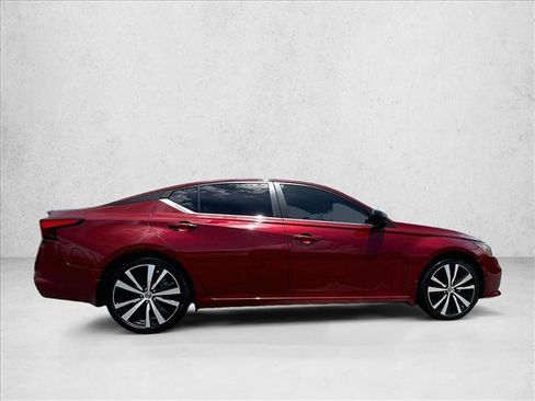 Used 2022 Nissan Altima 2.5 SR FWD image 5