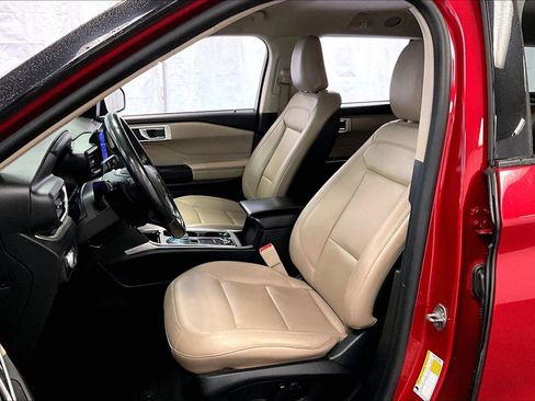Used 2020 Ford Explorer XLT w/ Equipment Group 202A image 24