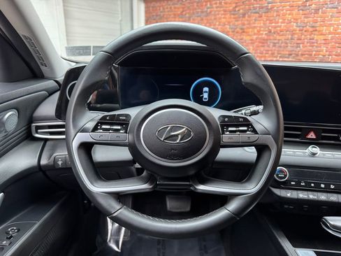 Used 2023 Hyundai Elantra SEL w/ Convenience Package FWD image 11