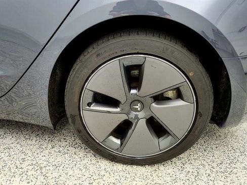 Used 2023 Tesla Model 3 Standard Range image 9