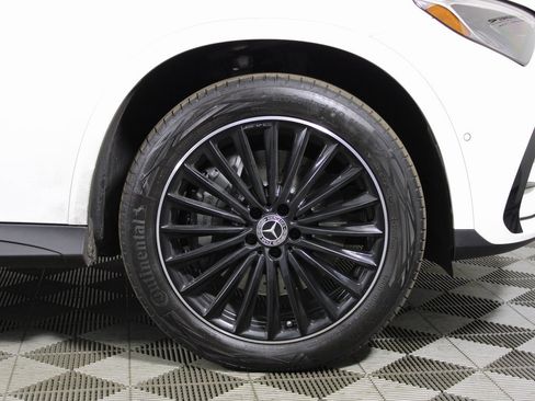 Certified 2025 Mercedes-Benz GLC 300 4MATIC image 36