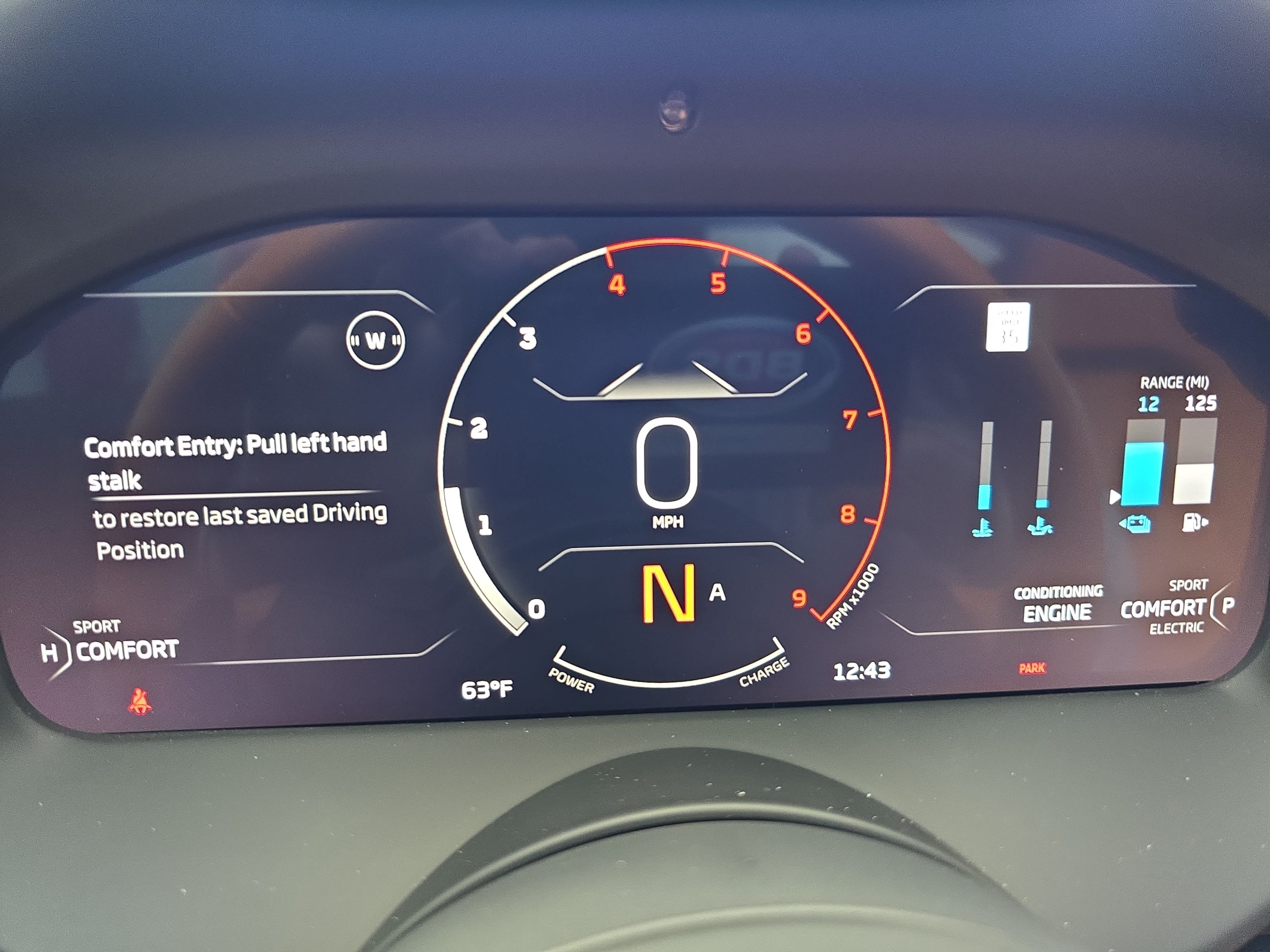Used 2023 McLaren Artura RWD image 12