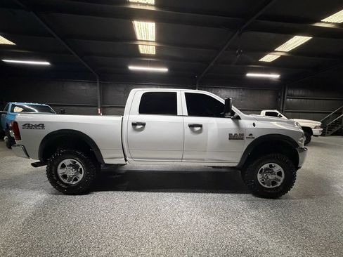 Used 2018 RAM 2500 Tradesman w/ Chrome Appearance Group AWD/4WD image 4