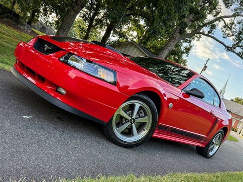 Used 2004 Ford Mustang Mach 1 RWD image 3