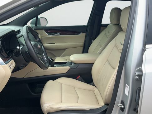 Used 2018 Cadillac XT5 Premium Luxury FWD image 17