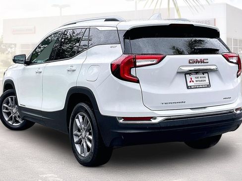Used 2024 GMC Terrain SLT AWD/4WD image 30