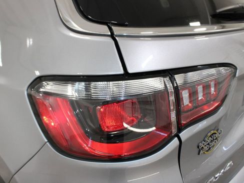 Used 2024 Jeep Compass Latitude image 21