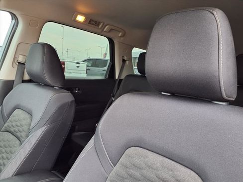 Used 2022 Nissan Pathfinder SV w/ SV Black Package image 17