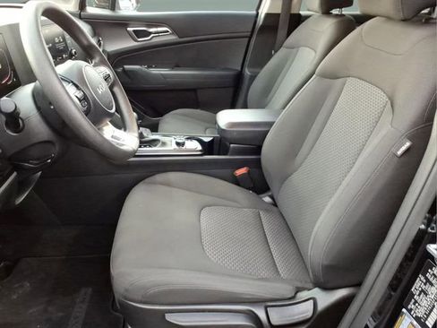 Used 2025 Kia Sportage LX AWD/4WD image 11