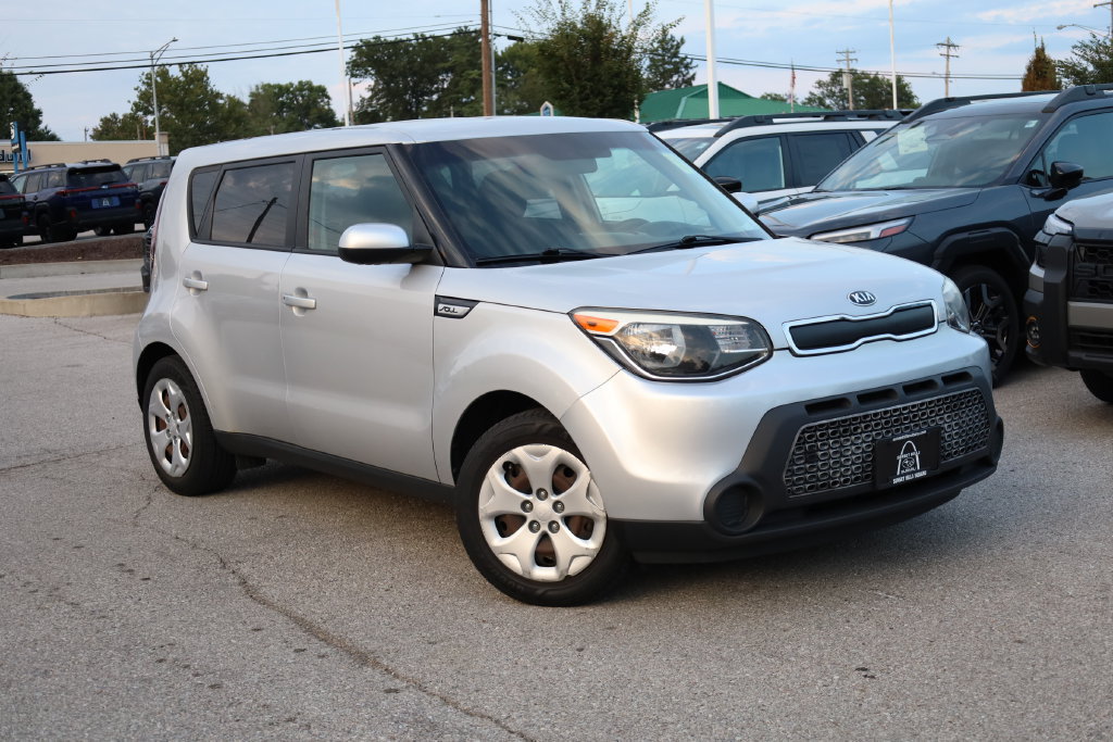 Used 2015 Kia Soul FWD image 2