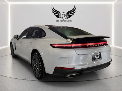 Used 2024 Porsche Panamera image 7