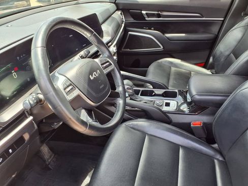 Used 2023 Kia Telluride LX FWD image 17