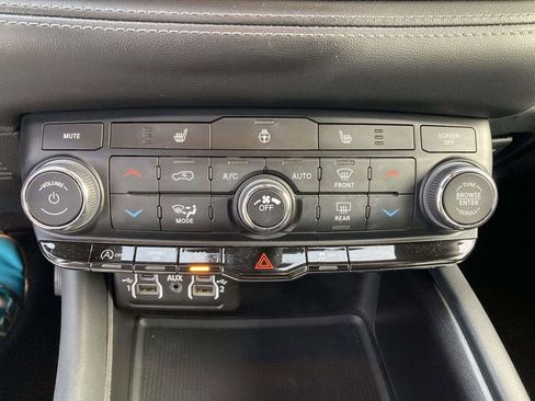 Used 2024 Dodge Durango SXT image 23