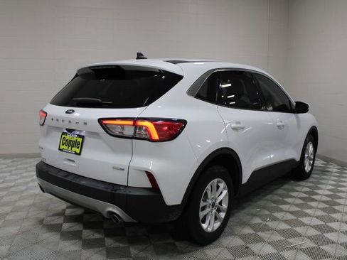Used 2020 Ford Escape SE image 11