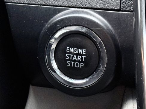 Used 2014 Toyota Camry XLE image 28