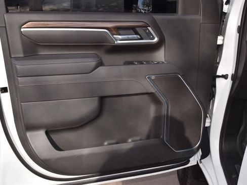 Used 2025 Chevrolet Silverado 2500 LT w/ Safety Package image 33