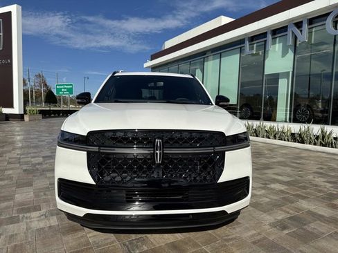 New 2025 Lincoln Navigator Reserve w/ Jet Appearance Package image 6