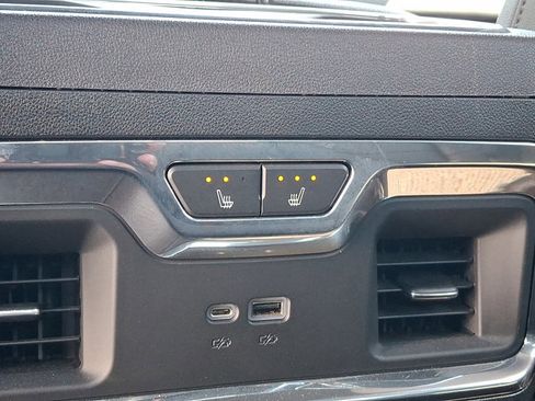 Used 2024 Chevrolet Silverado 1500 High Country image 11