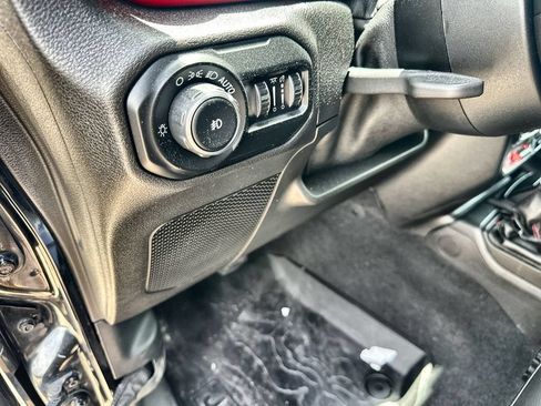 Used 2019 Jeep Wrangler Rubicon AWD/4WD image 15