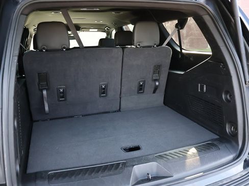 Used 2024 Chevrolet Suburban LT AWD/4WD image 26