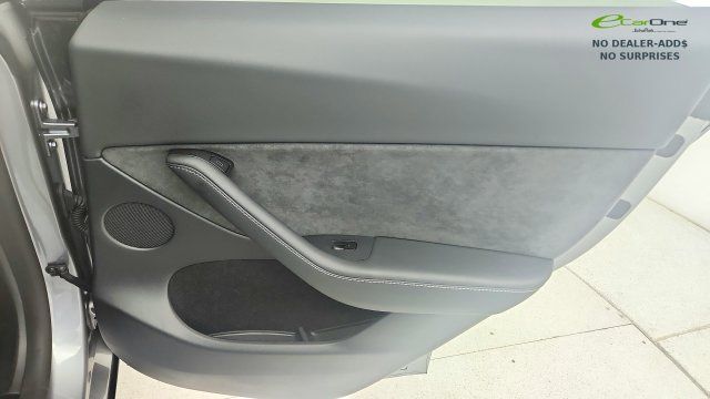 Used 2025 Tesla Model Y Long Range RWD image 28